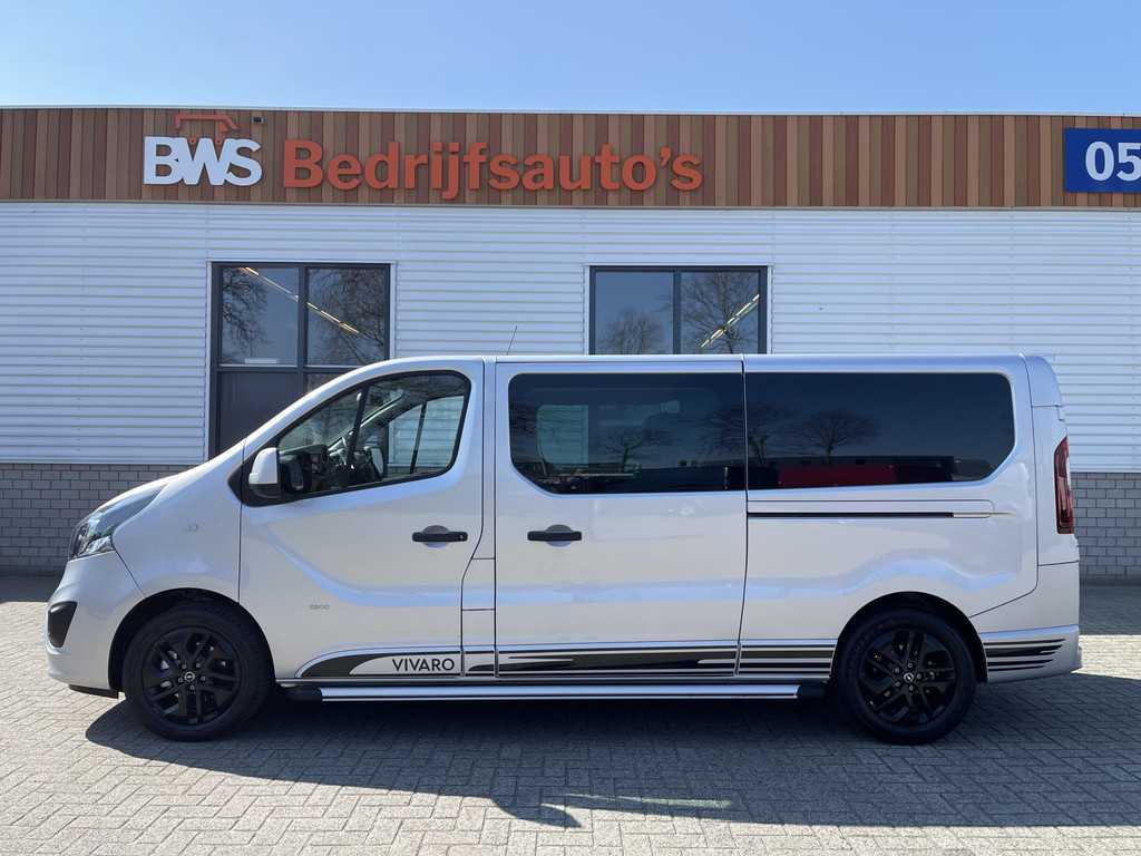 Opel Vivaro 1.6 CDTI 146pk L2H1 DC 5 persoons Innovation nr 105-200 / vaste prijs rijklaar € 18.950 ex btw / lease € 362 / airco / cruise / navigatie / leer / camera / trekhaak / dubbele schuifdeur !
