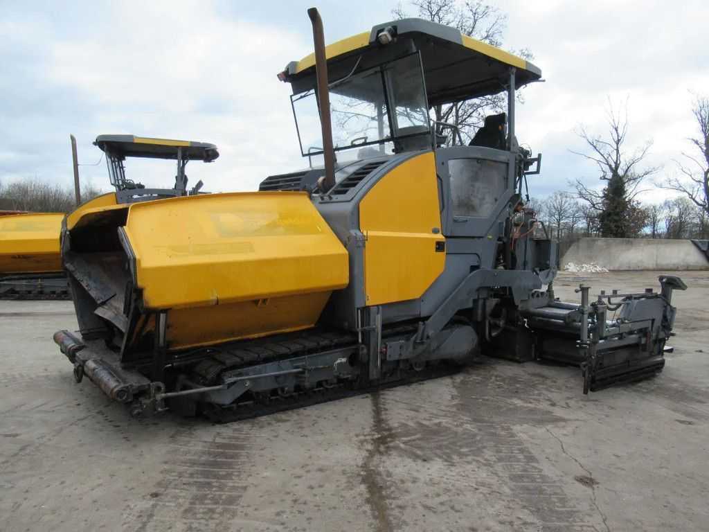 Dynapac SD2500 CS crawler asphalt paver