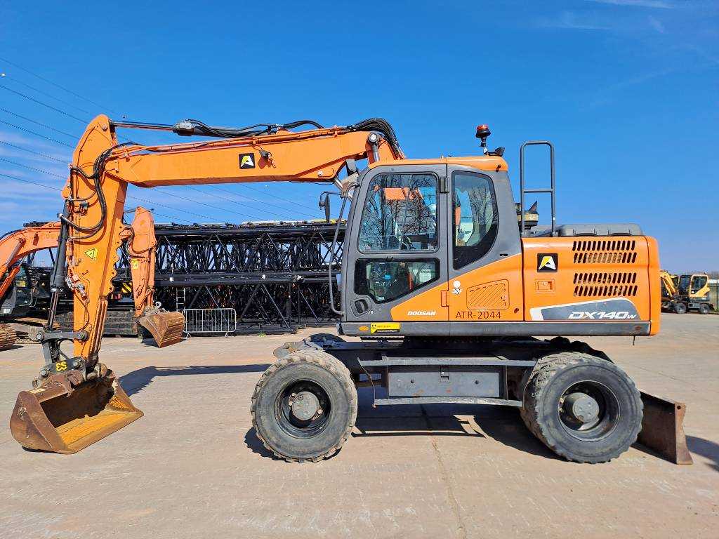 Doosan DX140W-5