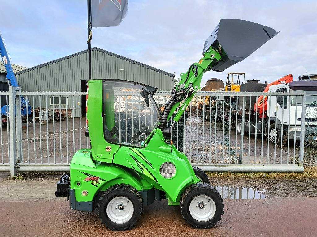 Avant M420 MSDNT mini shovel loader lader 980 kg CE
