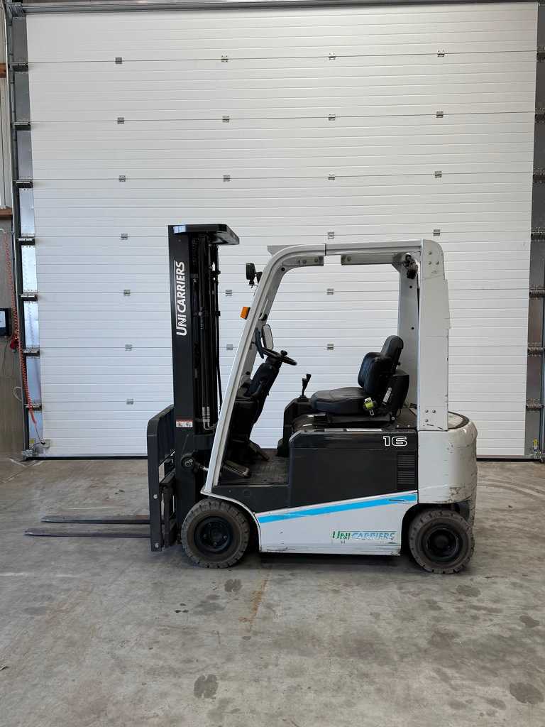 Uni Carriers Nissan Triple sideshift