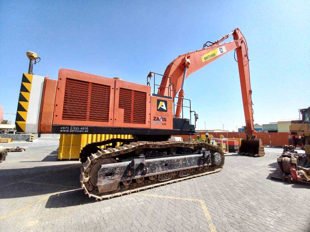 Hitachi ZX 870-5G 21m LR (Abu Dhabi)