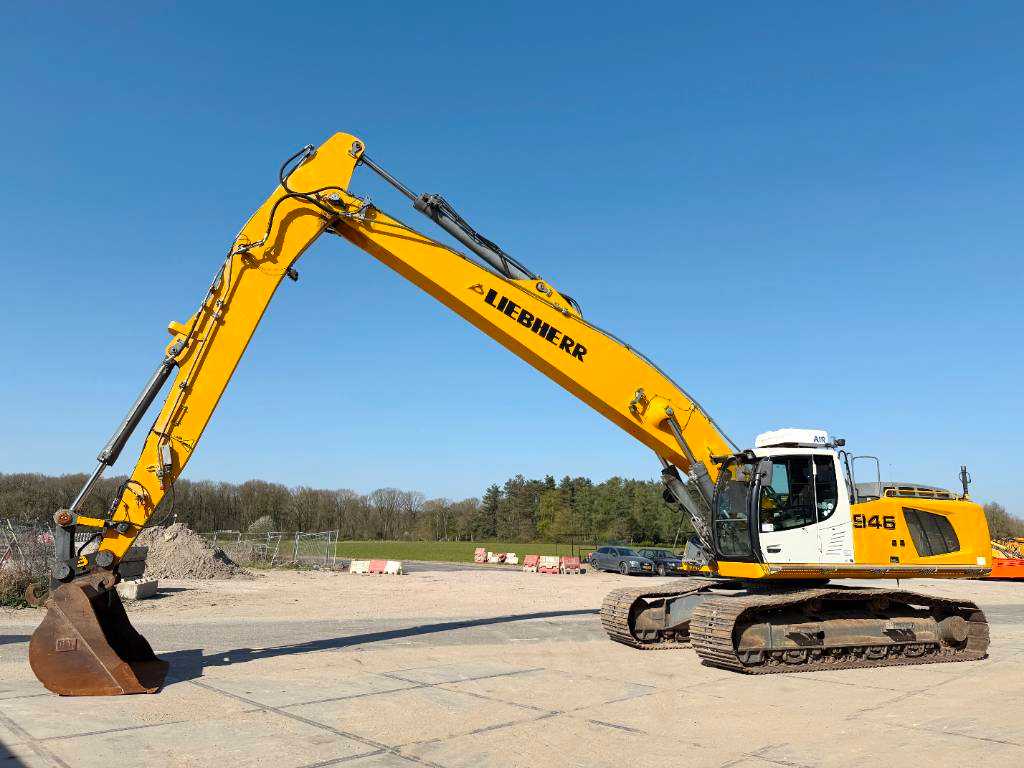 Liebherr R946 SHD - 15m Long Reach / Dutch Machine