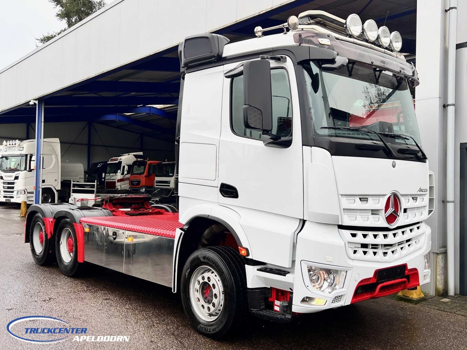 Mercedes-Benz  Arocs 3351