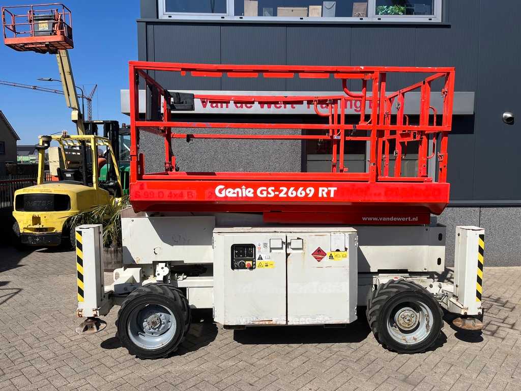 GENIE GS 2669 RT  Hoogwerker / arbeitsbuhne 10mtr werkhoogte 4x4 kubota DIESEL 2012