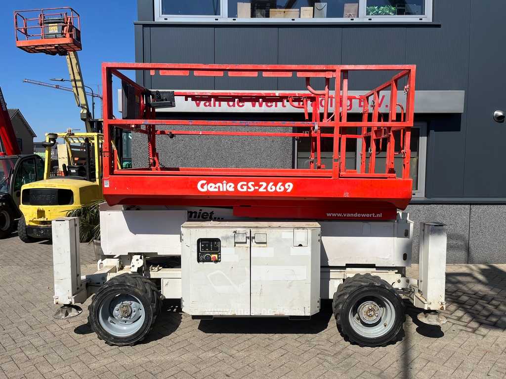 GENIE GS 2669 RT Hoogwerker / arbeitsbuhne 10mtr werkhoogte 4x4 kubota DIESEL 2013