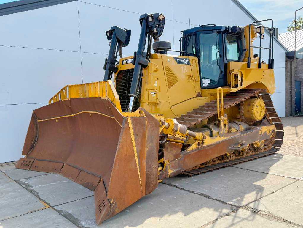CAT D8T - German Machine / U-Blade / Parking Heater