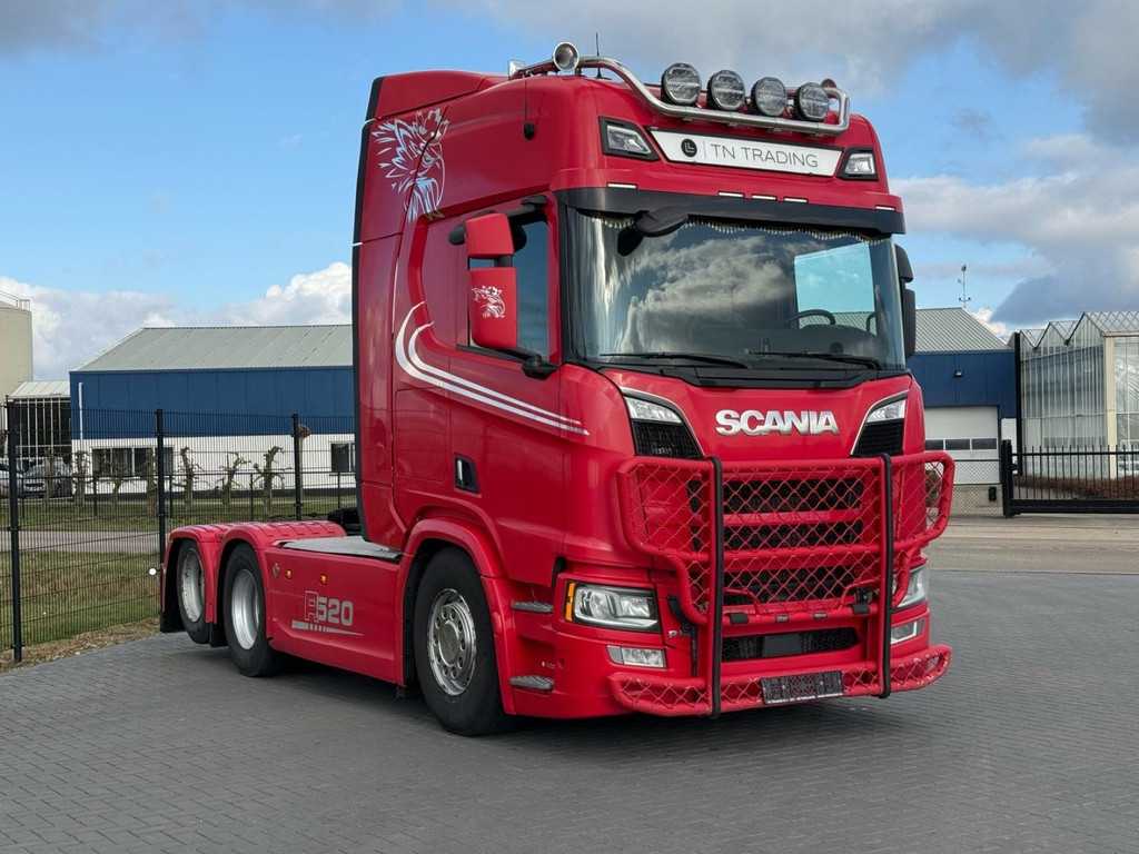 Scania R520 V8 NGS VOLLUCHT, LEER, BULLBAR, ZONDER EGR, BOOGIE.