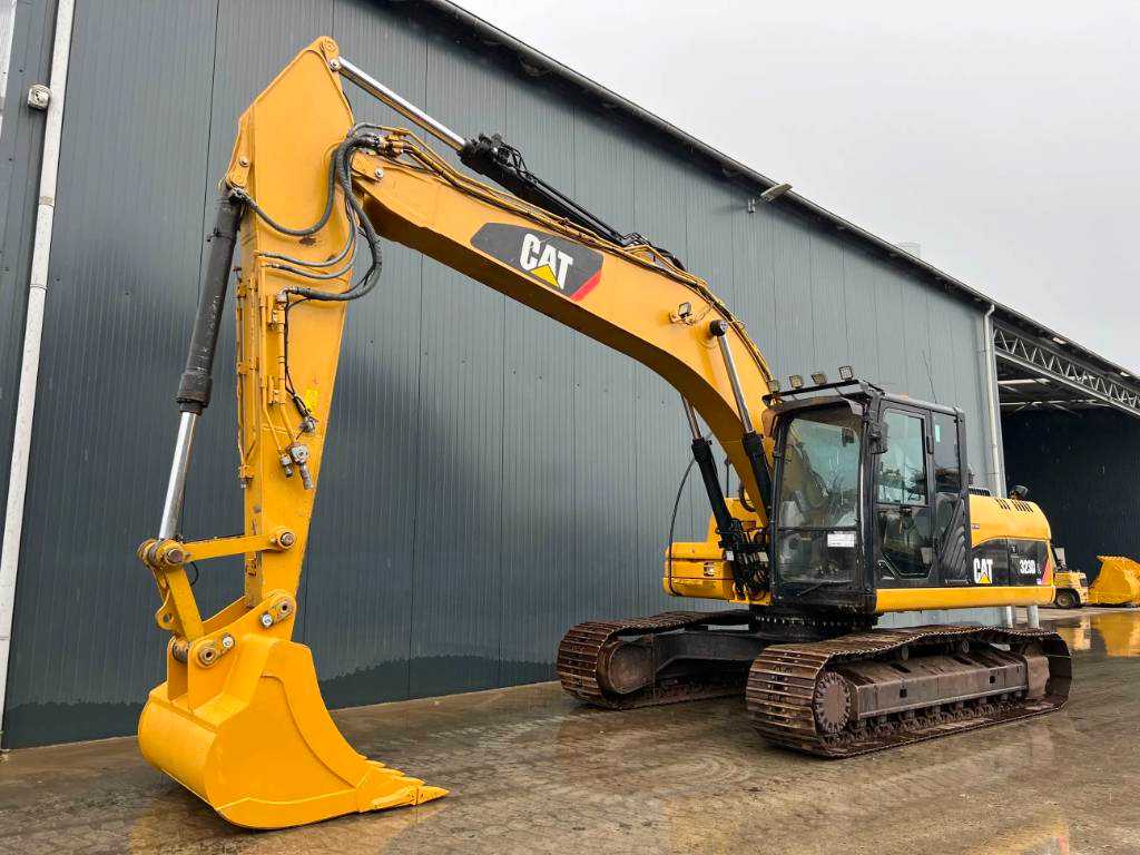 CAT 323D L