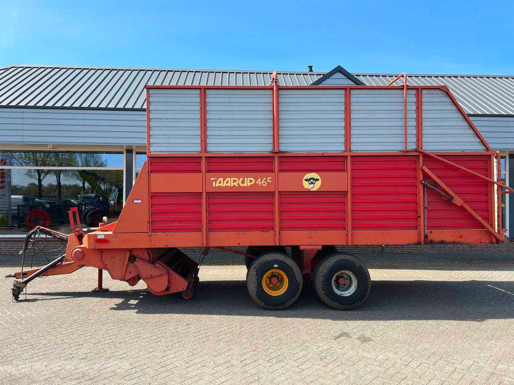 Taarup 465 opraapwagen