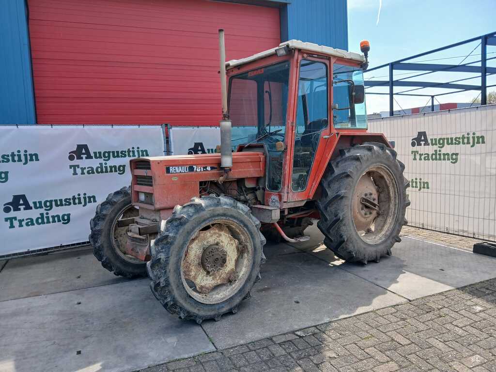 Renault tractor