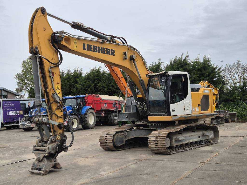Liebherr R 922 LC