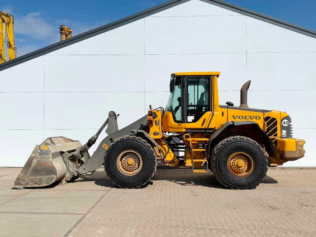 Volvo L90F - German Machine / 3rd Function / Auto Lube