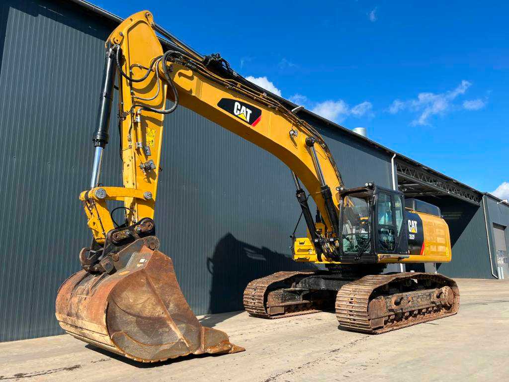 CAT 352F
