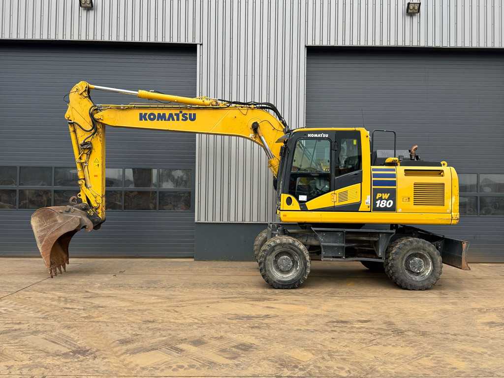Komatsu PW180-11