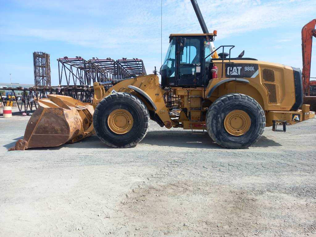 CAT 980L (Abu Dhabi)
