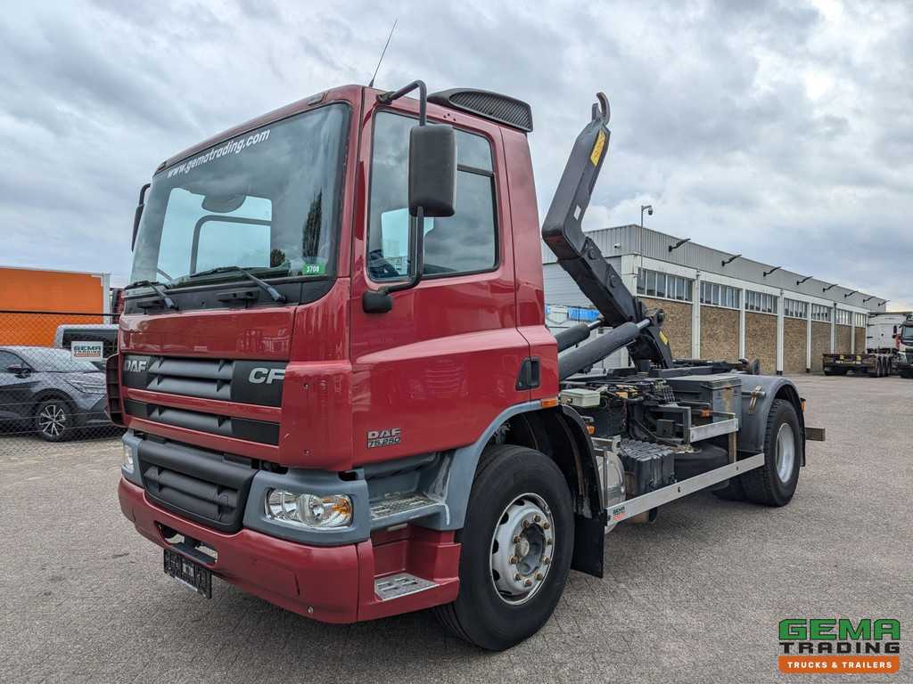 DAF CF75.250 4x2 Dagcab Euro3 - Handgeschakeld - Haakarm 16T - Bladgeveerd