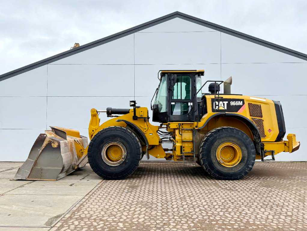 CAT 966M - Dutch Machine / 3rd Function / Auto Lube