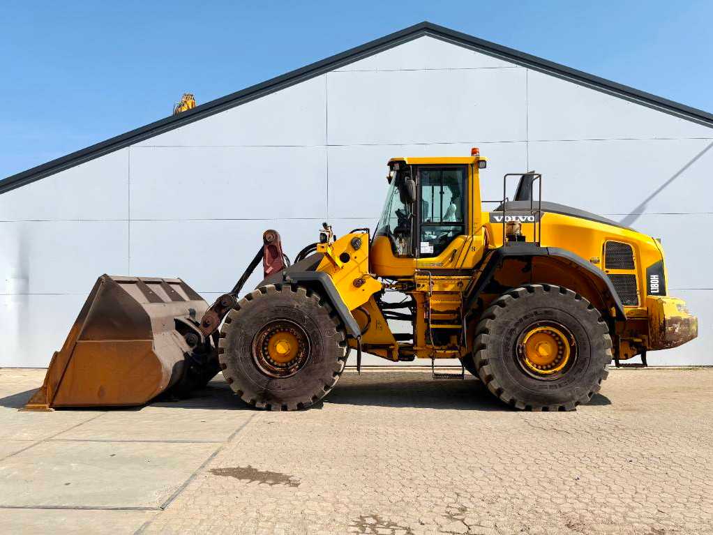 Volvo L180H - 3rd Function / Weight System / Camera