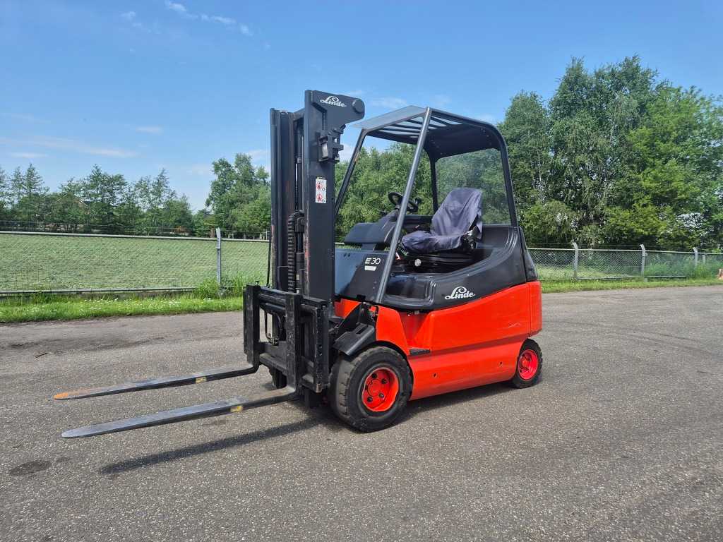 LINDE E30/600-02  3 Ton Mast 2F320 5476 uur.