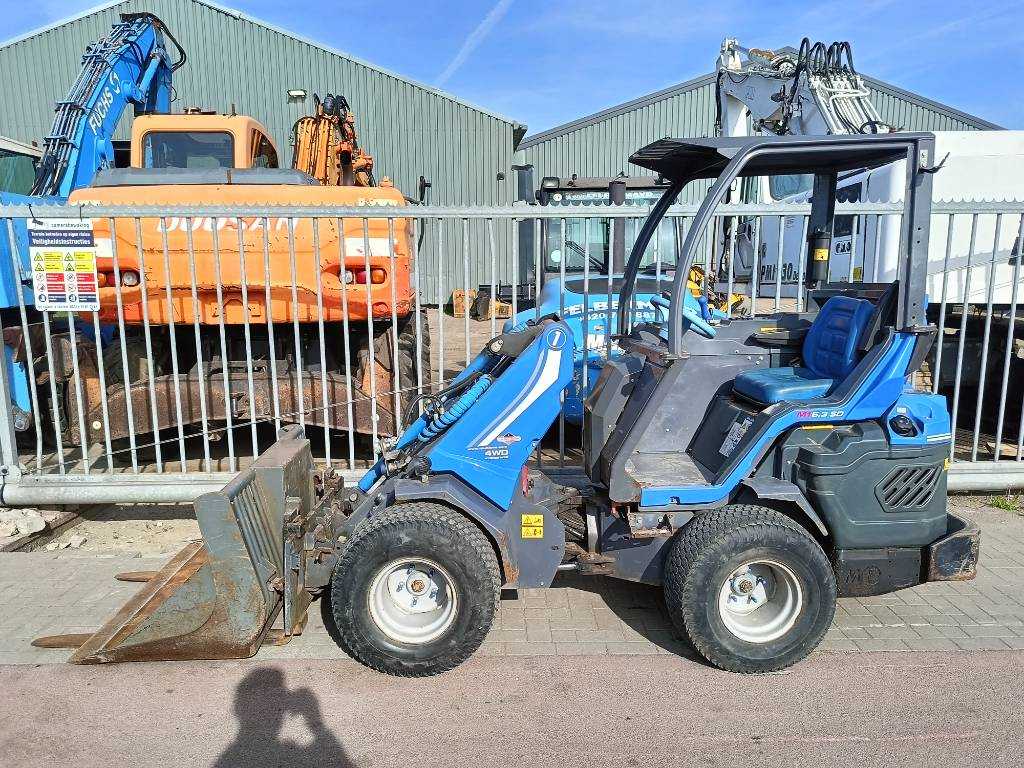 Multione 6.3 SD minishovel loader lader 4x4 uitschuifmast