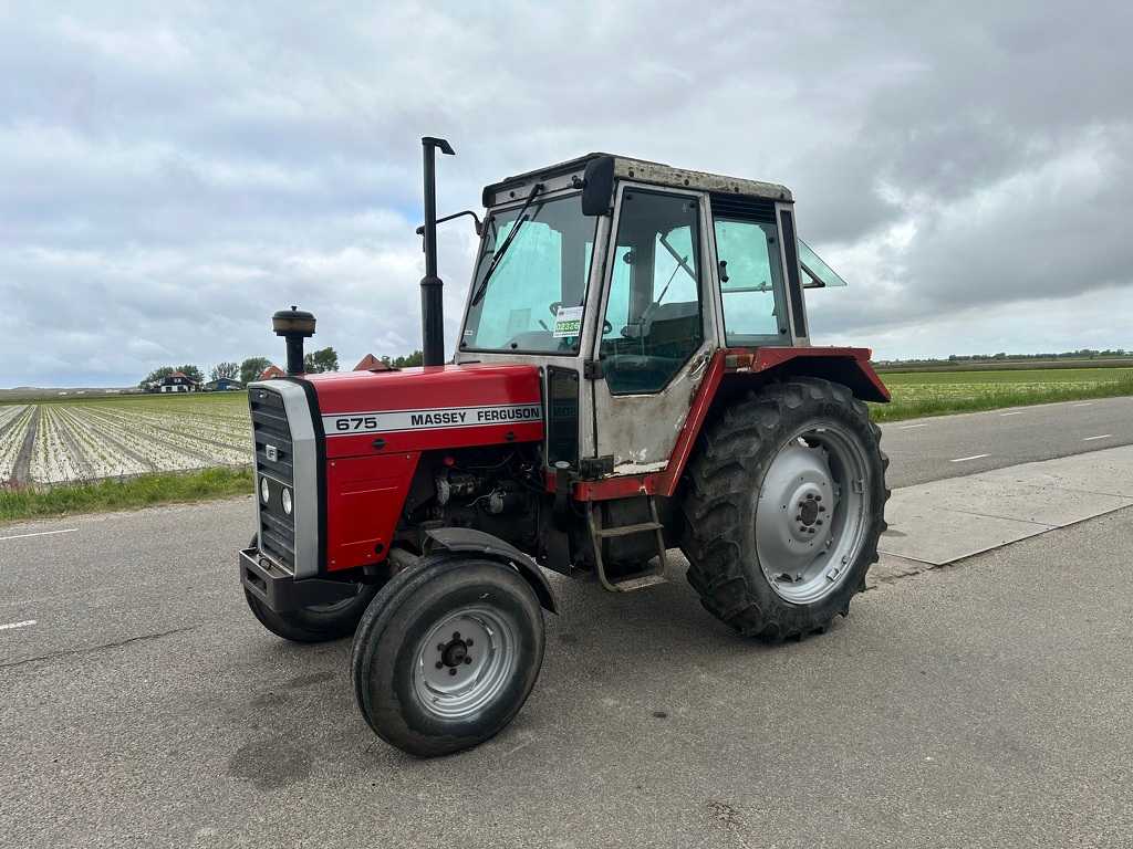 Massey Ferguson 675