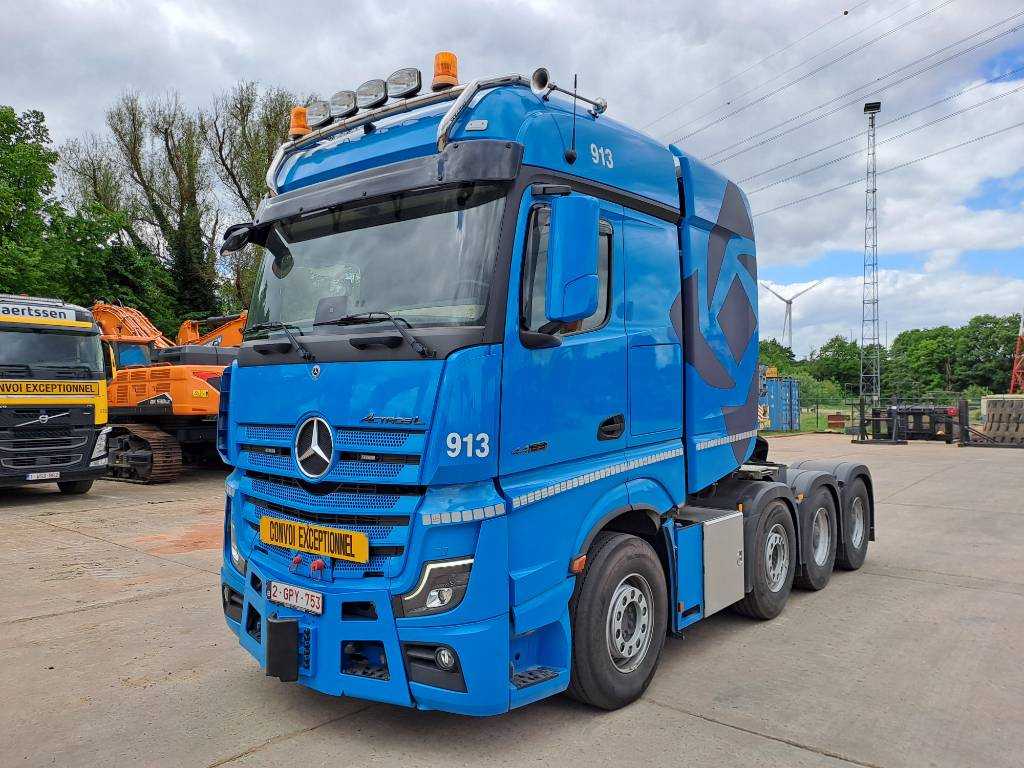Mercedes-Benz Actros 4463 LS Giga (180Ton Push/Pull)
