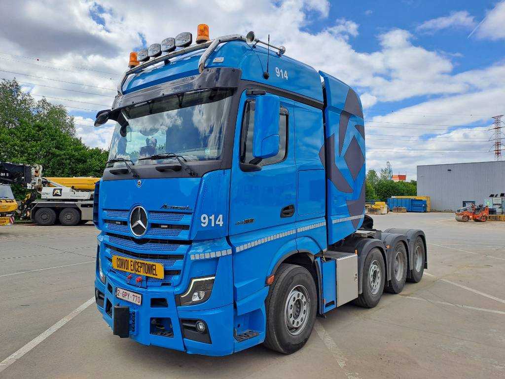 Mercedes-Benz Actros 4463 LS Giga (180Ton Push/Pull)