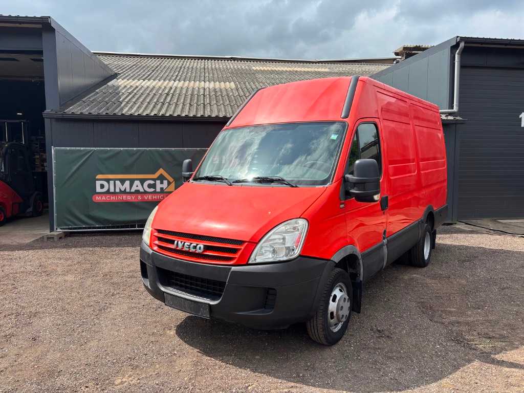 Iveco Daily 35C L2H2 85kW dubbellucht double air tyres
