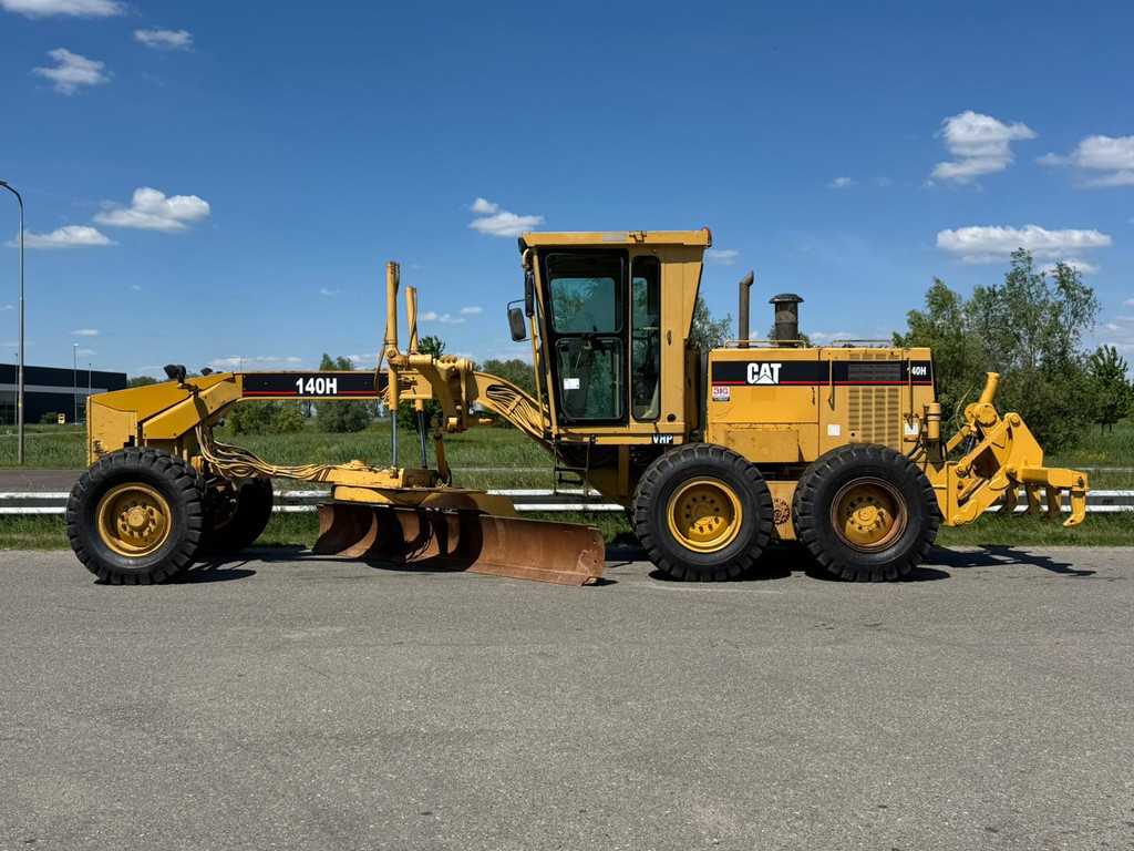 Caterpillar 140H 3306 engine