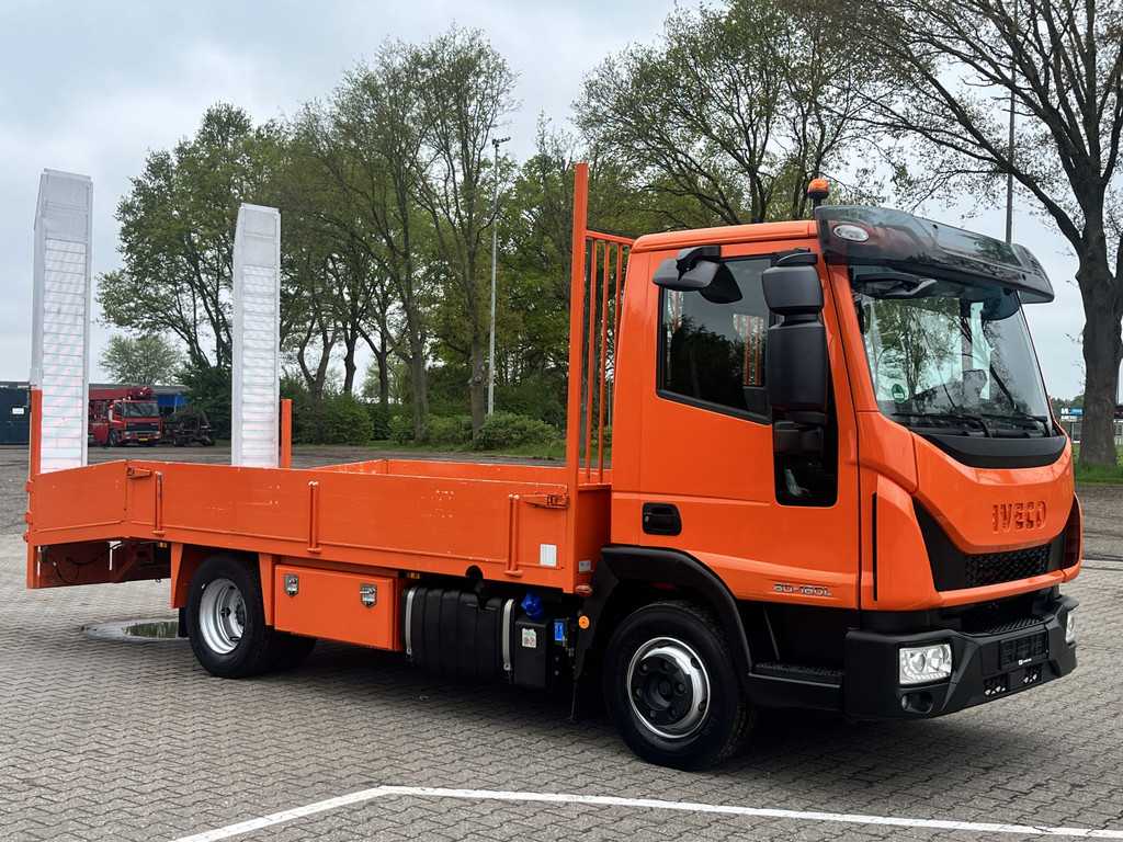 Iveco Eurocargo 80-160 Oprijwagen Euro 6 Airco Cruise controle Trekhaak Oprijplaten Telefoonverbinding Lier Luchtvering 2-Persoons Tachograaf Gereedschapskist Machinetransport