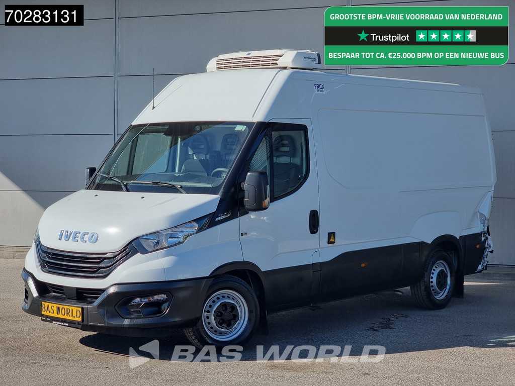 Iveco Daily 35S16 SCHADE/DAMAGE! Koelwagen Vriezer Automaat Thermo King V-300 MAX Airco Cruise Parkeersensoren Kühl Kühler Koel Koeler Kühlwagen Frigo 9m3 Airco