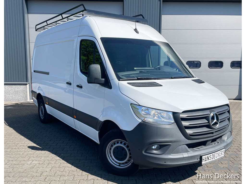 Mercedes-Benz Sprinter 317 L2H2 MBUX 170PK Airco Imperiaal Trekhaak Camera Navi Parkeersensoren BPM Vrij 