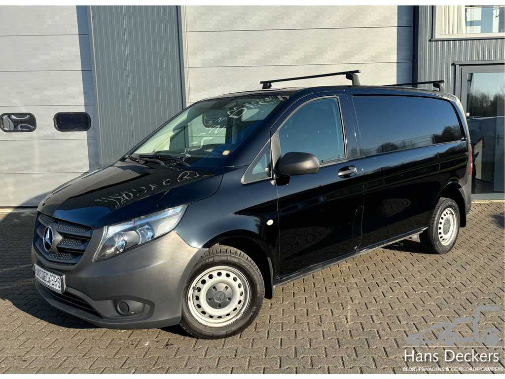 Mercedes-Benz Vito L1 Zwart Compact 111CDI Trekhaak Airco Stoelverwarming