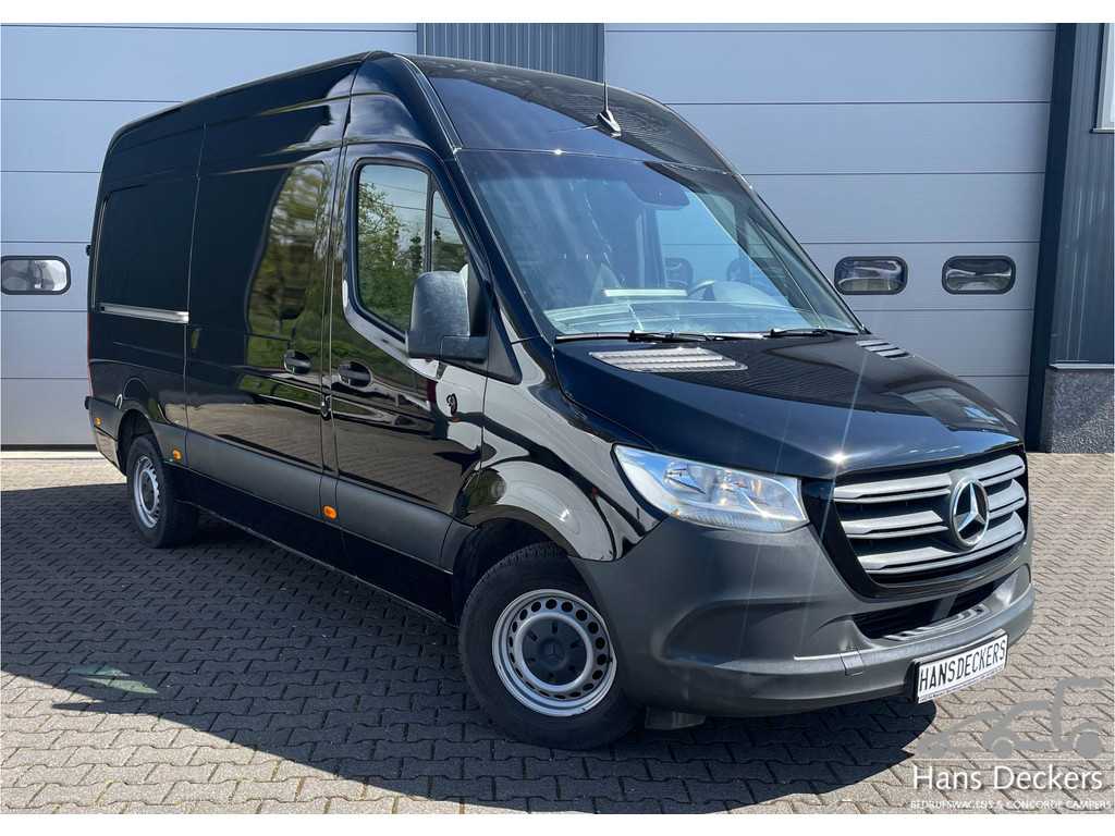 Mercedes-Benz Sprinter 316 L2H2 Zwart MBUX Trekhaak 3500kg 163pk Airco BPM Vrij 
