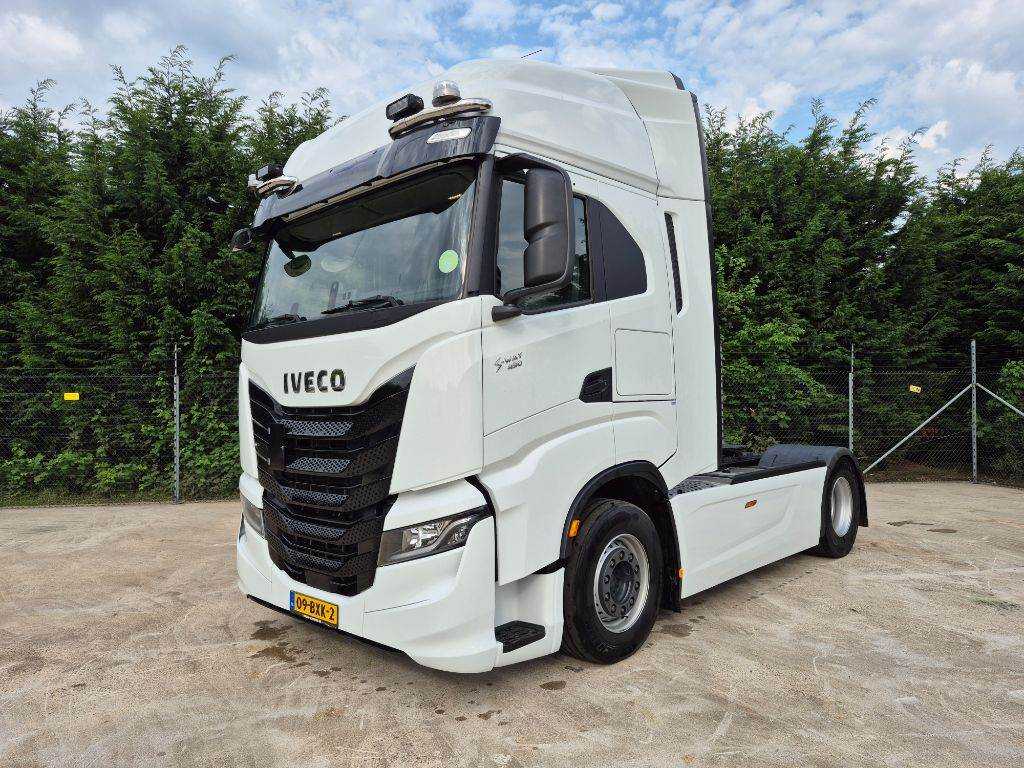 Iveco S-Way 490