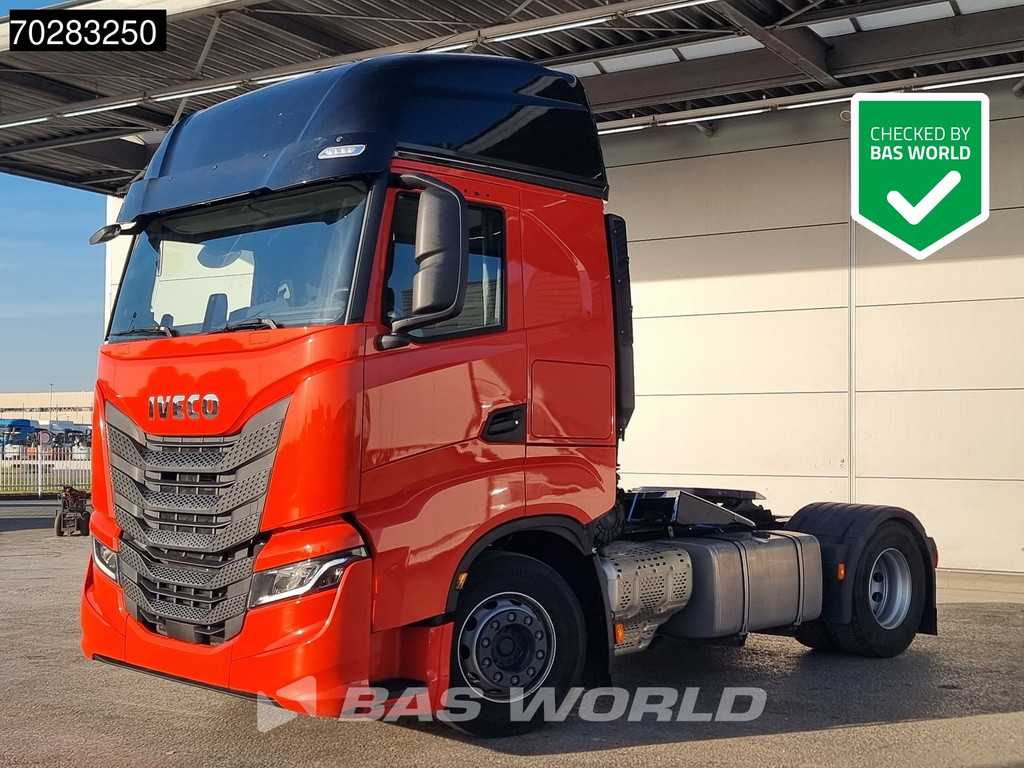 Iveco S-Way 490 4X2 DAMAGED! chassis bent 2x Tanks LED Navi Euro 6