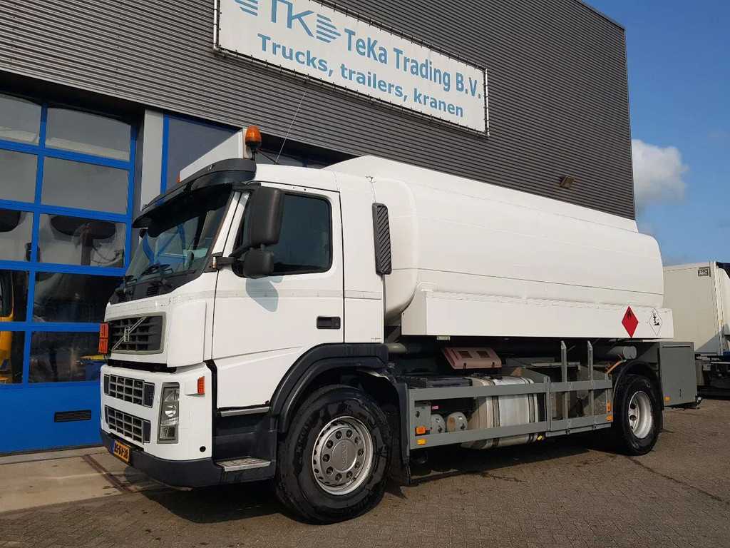 Volvo FM 9.340 Petrol, Diesel 17000 Ltr. 3 Compartementen tanker truck