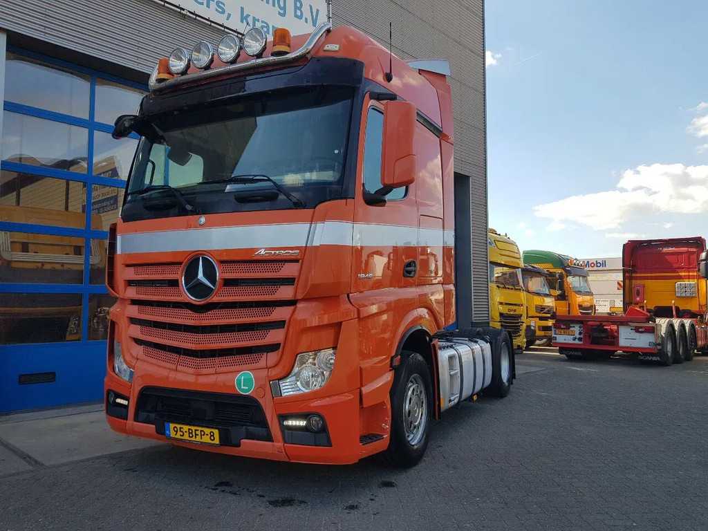 Mercedes-Benz Actros 1945 Double Tank New Apk TÜV truck tractor