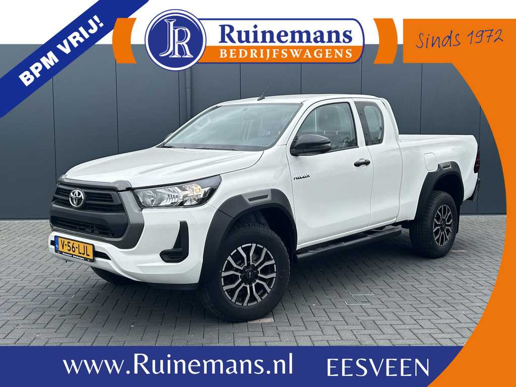 Toyota HiLux 2.4 D-4D XTRA CAB / 3.5 TONS TREKHAAK / !! NIEUW !! BPM VRIJ / TREPLANKEN // 4x4 / AIRCO / CRUISE / 3.500 KG TREKGEWICHT