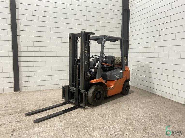 Heftruck Toyota 7FGF25 2005