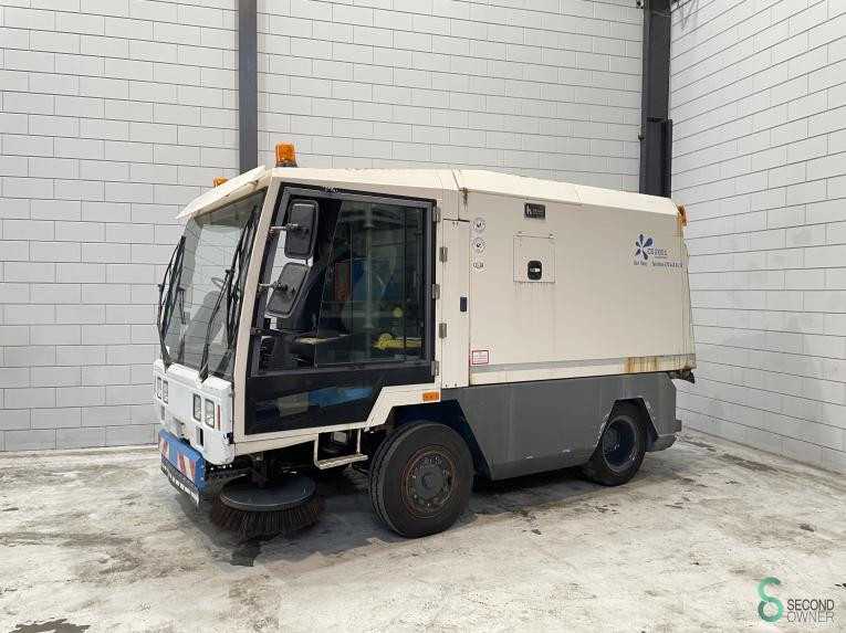 Schoonmaakmachine HMF 416 2003