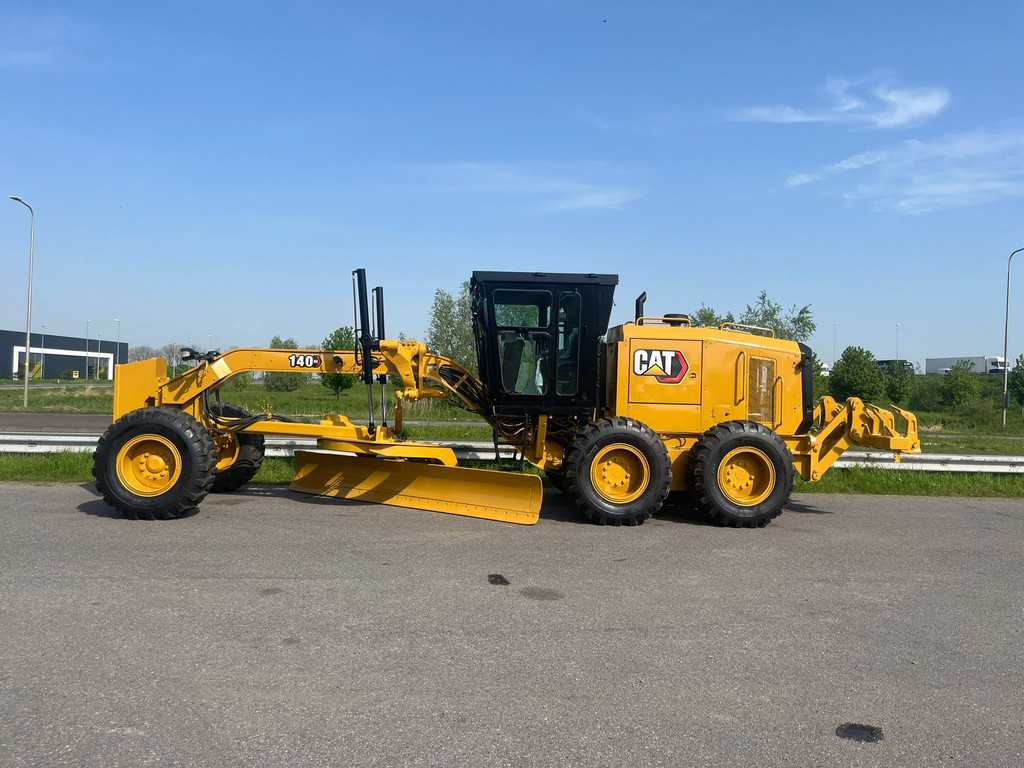 Cat 140GC - Push block / Ripper / New Tires