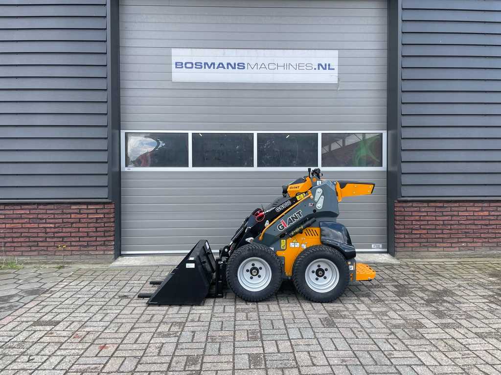 Giant GS900 SKID schranklader / minishovel NIEUW