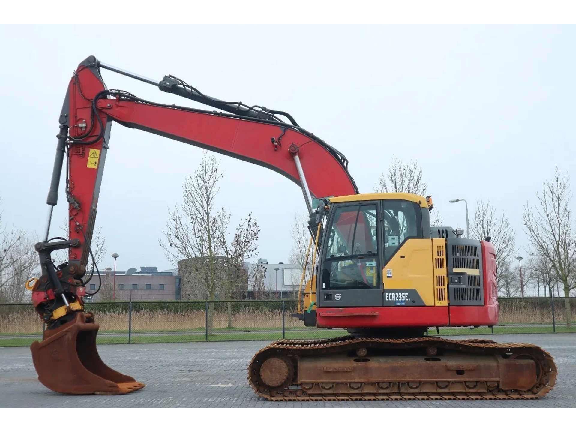 Volvo ECR 235 EL | ROTOTILT | BUCKET | AIRCO