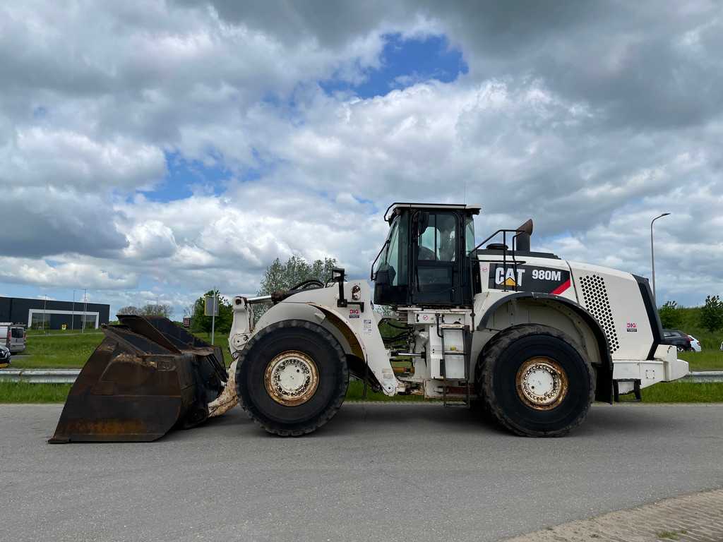 Caterpillar 980M - licence plate (T-36-BHV)