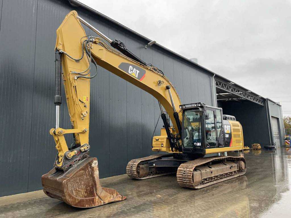 Cat 326 F L