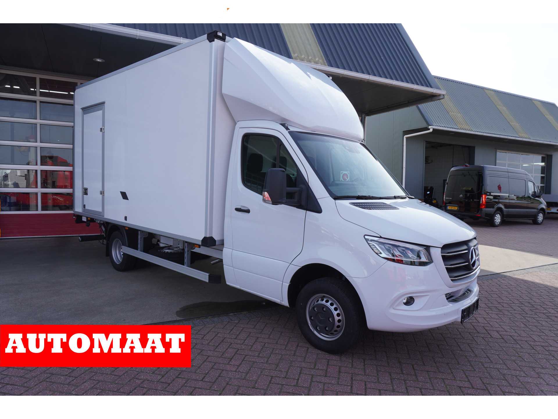 Mercedes-Benz Sprinter 519 1.9 CDI 191PK Meubelbak + laadklep Automaat