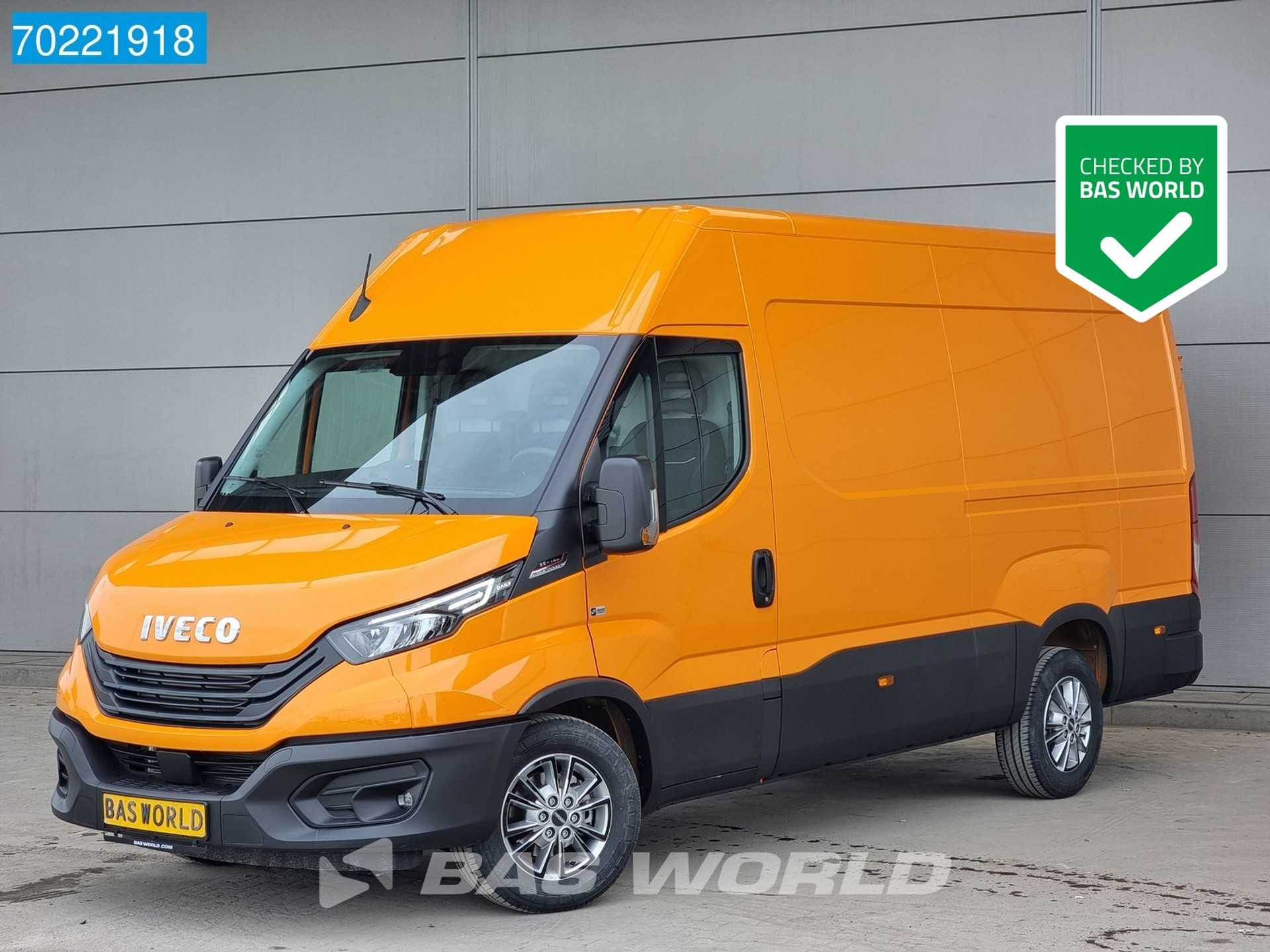 Iveco Daily 35S18 3.0L 180PK Automaat Navi ACC Camera LM Velgen 12m3 Airco