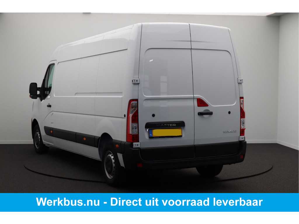 Renault Master T35 2.3 dCi 135 L3H2 Work Edition 10 x uit voorraad beschikbaar! Ook in 150 PK! inclusief laadruimte betimmering en 270 graden deuren!